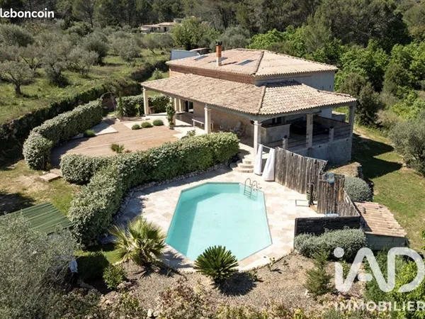 Propriété 7 pièces 191 m²