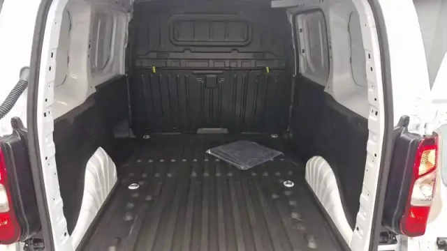 Opel Combo cargo m diesel 130 ch aut. — photo 22