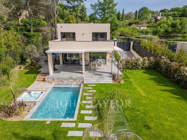Maison 5 pièces 220 m²