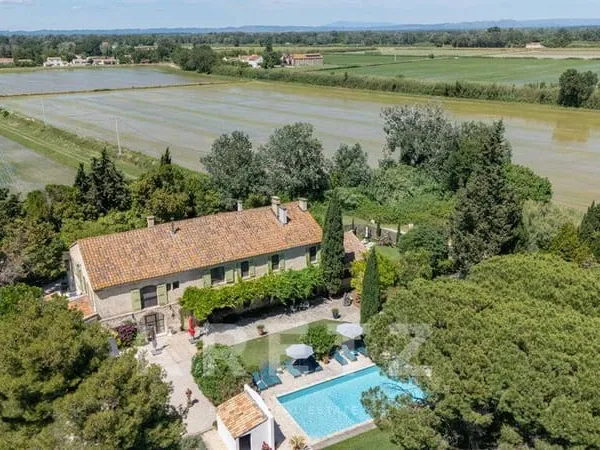 Maison 10 pièces 420 m²