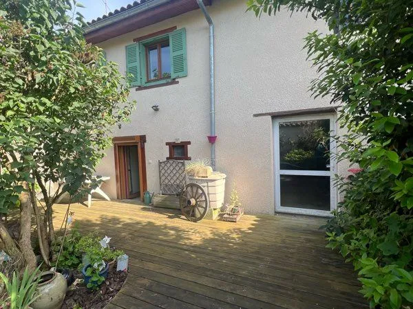 Maison village