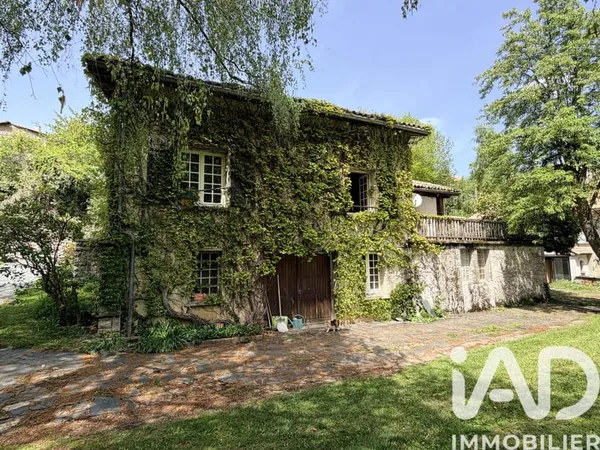 Maison 5 pièces 219 m²