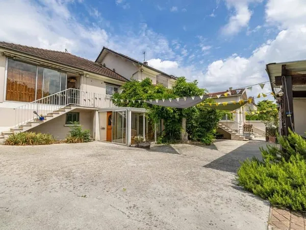 Maison 13 pièces 356 m²