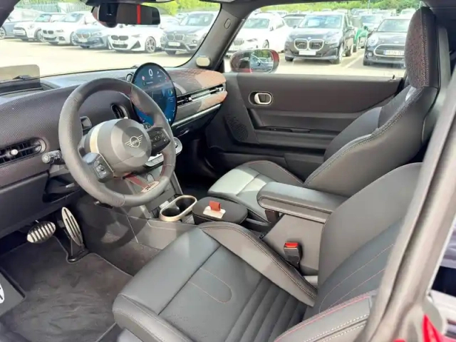 Mini Cooper 3 portes jcw 231ch jcw dkg7 — photo 22