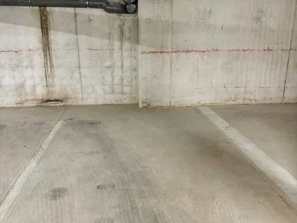Location place de parking sécurisée en sous-sol - Résidence neuve - Proche mairie du 9e/10e