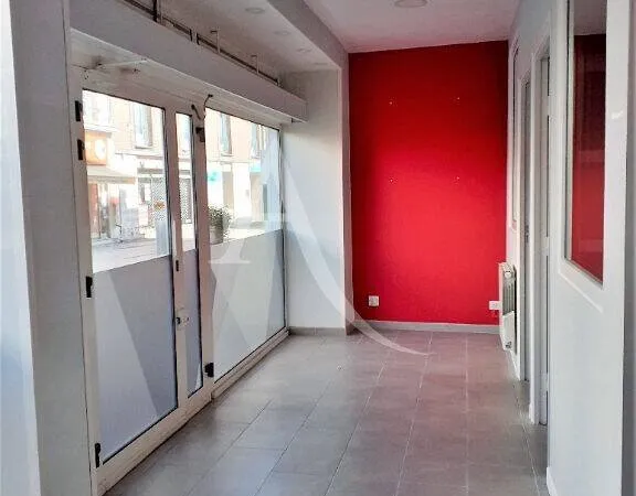 Local commercial 1 pièce 52 m²