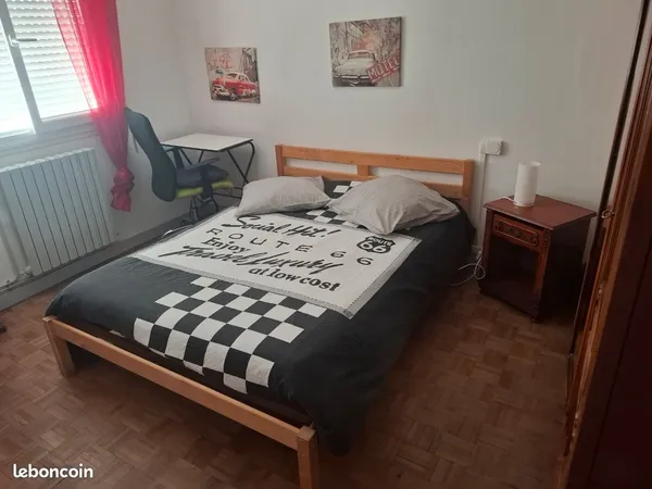 Loue chambre avec cuisine et salle de bain
