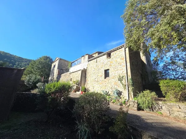 Dpt Gard (30) ,à vendre SAINT FLORENT SUR AUZONNET mas cévenol mitoyen rénové de 108m² environ, jard