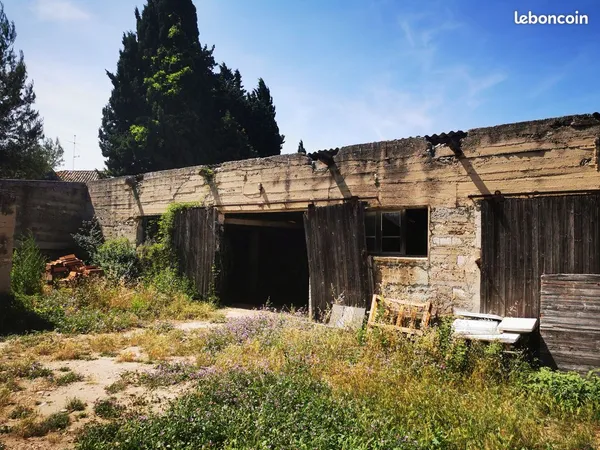 Hangar à rénover