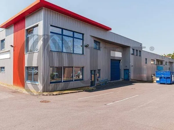 Local d'activité 1470 m²