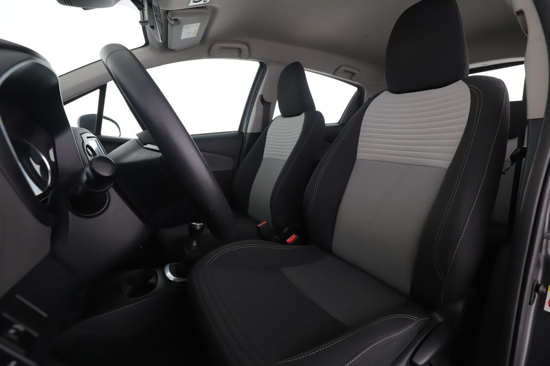 Toyota Yaris 1.0 VVT-i Active — photo 9