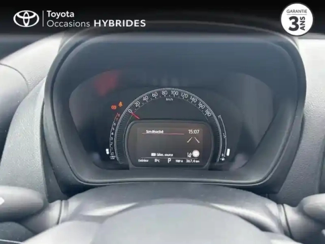 Toyota Aygo x 1.0 vvt-i 72ch dynamic s-cvt my23 — photo 8