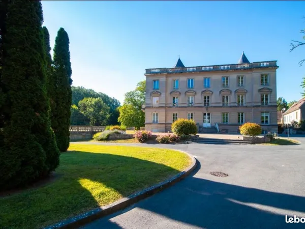 Appartement f2 70m2 dans un chateau