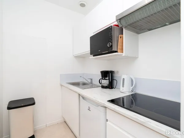 Beau Studio meublé dans résidence