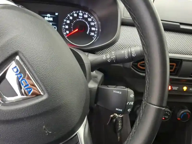 Dacia Sandero tce 90 - 22 — photo 28