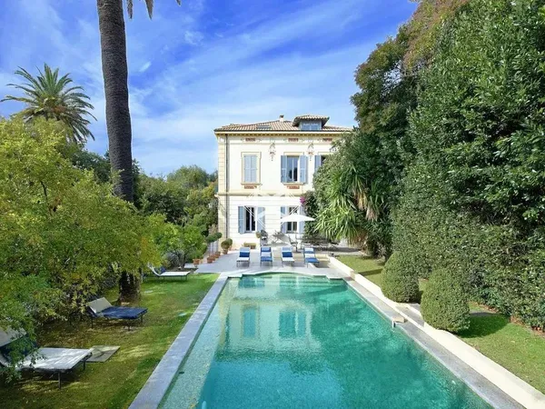 Villa 390 m²