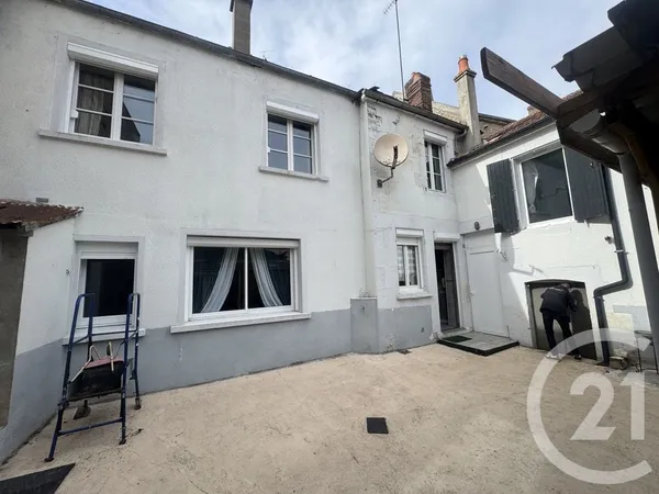 Maison 10 pièces 134 m²
