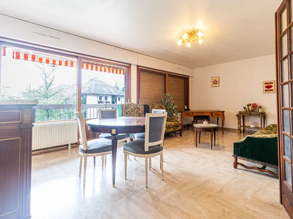 AGENCE IMMOBILIERE LAFORET - EXCLUSIVITE - "LIERRE" - ANNECY / TRIANGLE D'OR - APPARTEMENT T3 de 83.