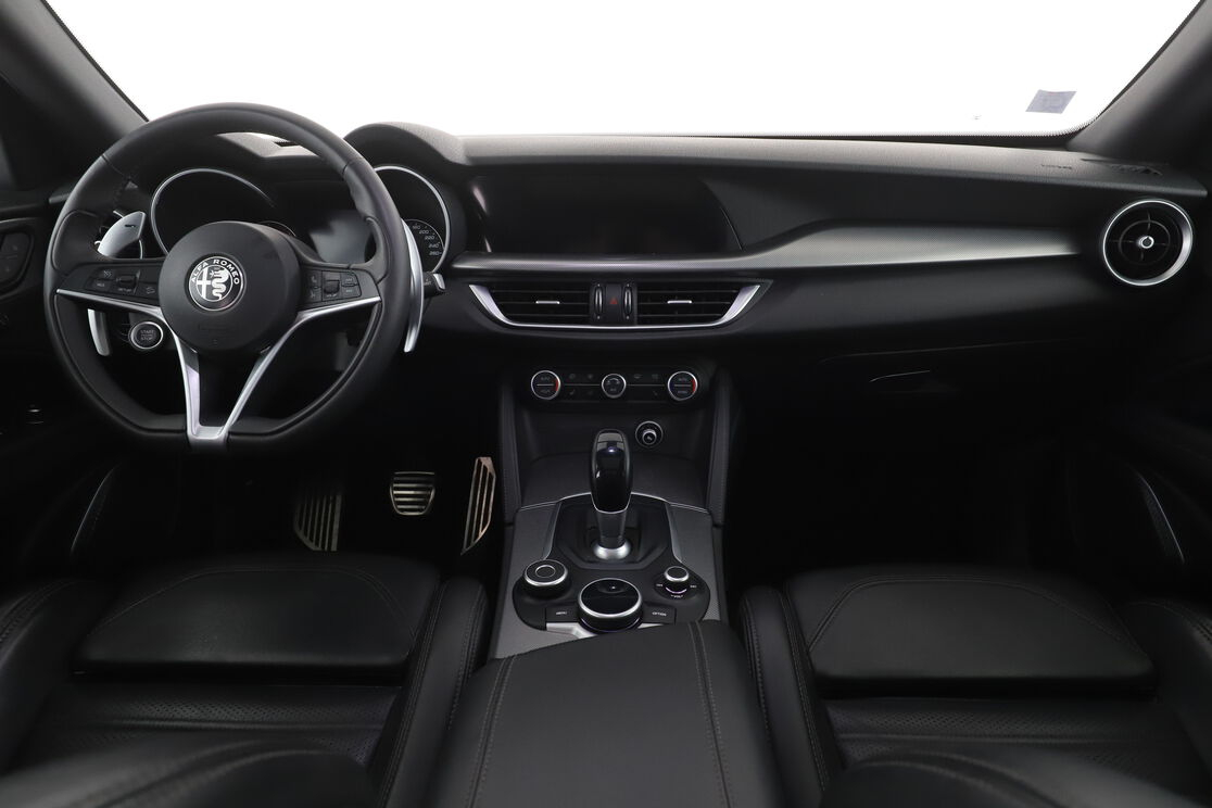 Alfa Romeo Stelvio 2.2 Diesel Q4 Super AT8 — photo 11
