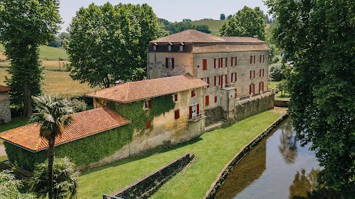 Château 4 pièces 800 m²
