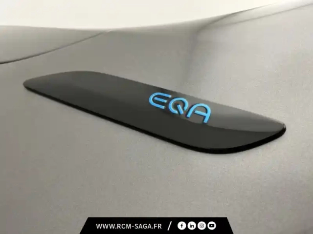 Mercedes Eqa 250+ amg line — photo 20