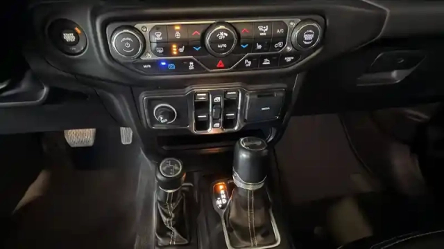 Jeep Wrangler unlimited 4xe 2.0 l t 380 ch phev 4x4 bva8 — photo 11