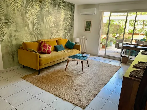 Location T2 meublé 50 m² + Terrasse 33 m² au calme - Marseille 6e (Lodi)