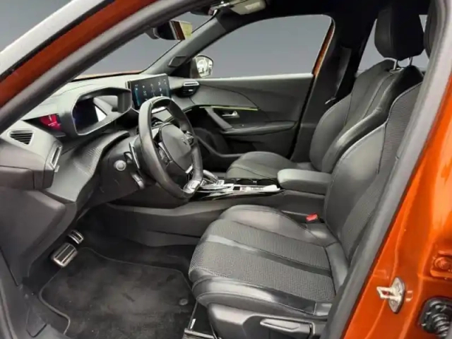 Peugeot 2008 1.2 puretech 130ch s&amp;s gt eat8 — photo 9