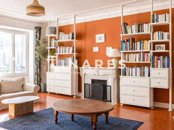 Appartement 6 pièces 222 m²