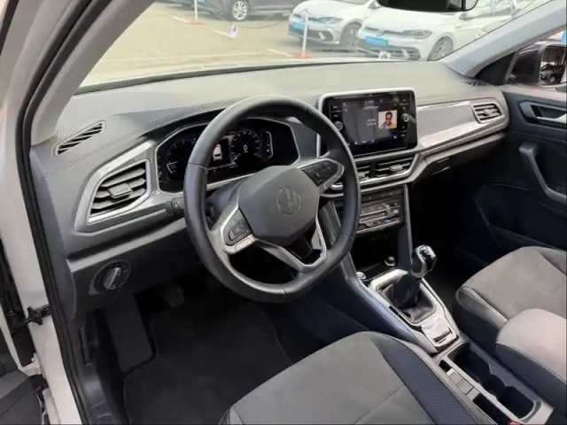 Volkswagen T-Roc 1.5 tsi evo 150ch style — photo 12