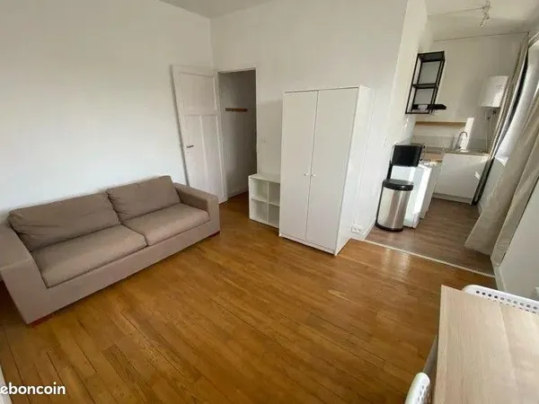 Beau studio meublé 25m² avec cave et parking