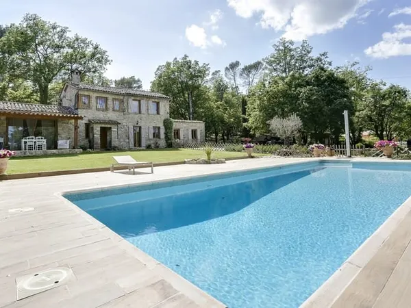 Maison 3 pièces 160 m²