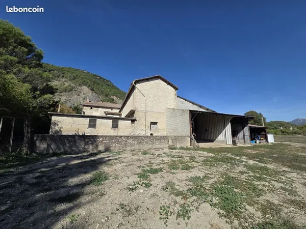 Propriété 7 pièces 130 m²