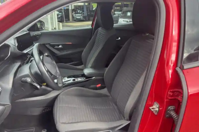 Peugeot 2008 moteur électrique 136 ch — photo 10