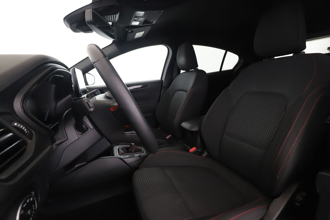 Ford Focus 1.5 EcoBlue ST Line — photo 9