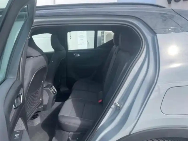 Volvo Xc40 recharge extended range 252ch ultimate — photo 8