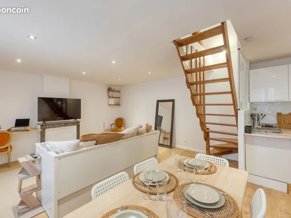🏡 Magnifique T2 Duplex Meublé - Grande Chambre - Refait à Neuf - Parking Privé 🏡