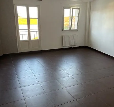 Location appartement 2 pièces état neuf avec parking