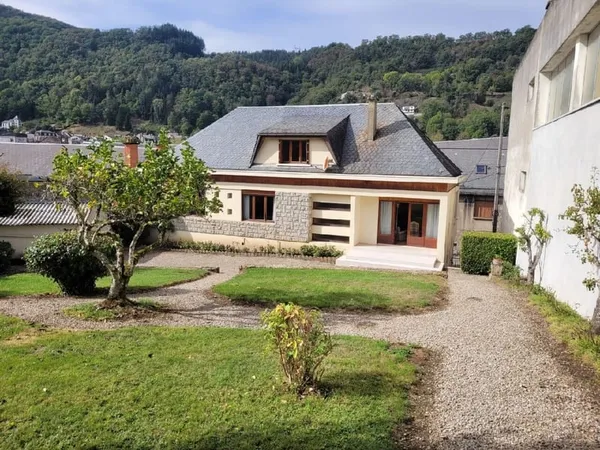 Maison 6 pièces 234 m²
