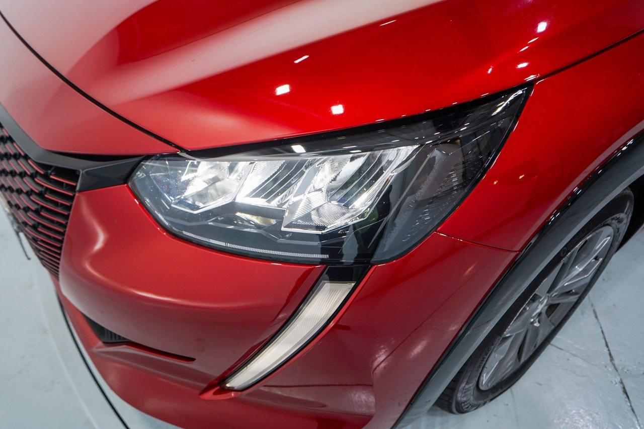 Peugeot 208 — photo 9