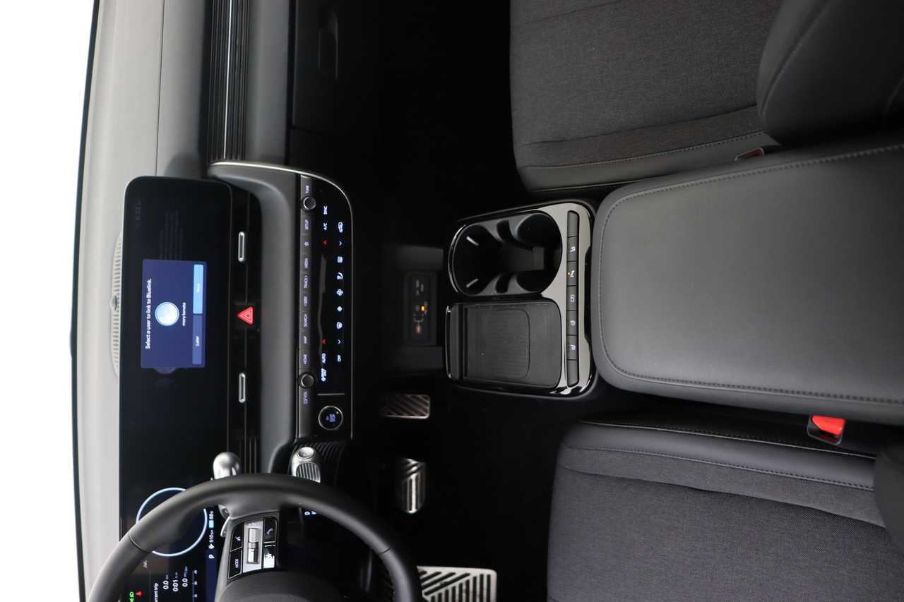 Hyundai Ioniq 5 — photo 13