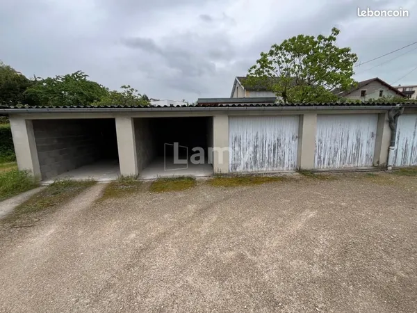 Parking 10 m² Lons Le Saunier