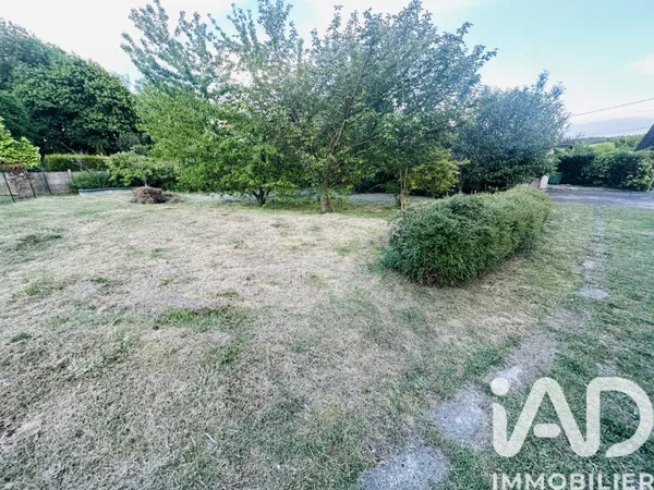 Terrain 892 m²