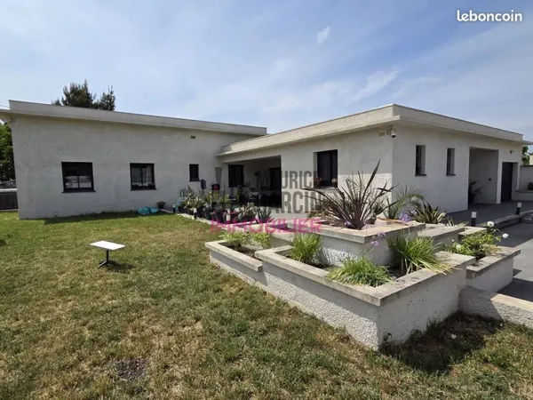 Villa 7 pièces 180 m²