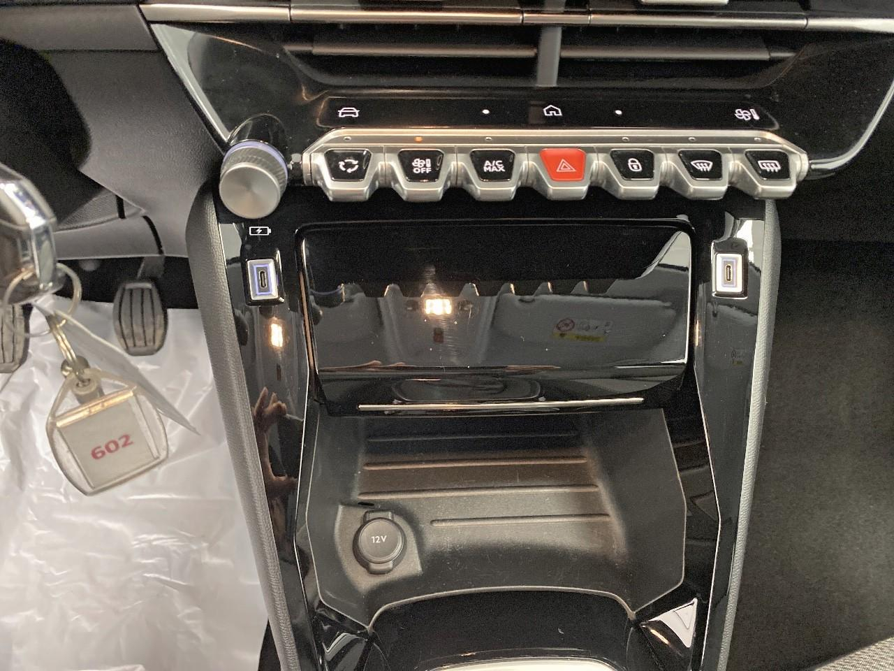 Peugeot 208 100 s&s bvm6 allure — photo 15