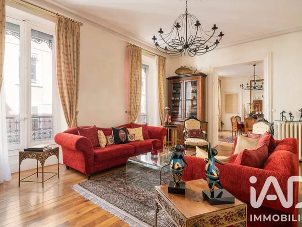 Appartement 6 pièces 208 m²