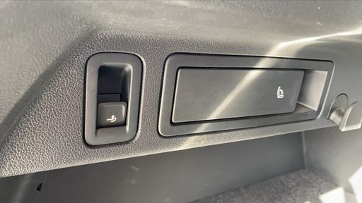 Volkswagen Tiguan 2.0 TDI 150 DSG7 - R-Line Exclusive – 2024 – 33340 km – Diesel – Boîte Automatique — photo 24