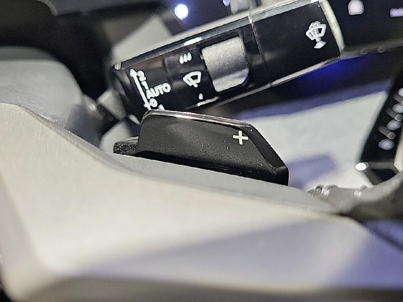 Peugeot 3008 hybrid 145 e-dcs6 allure — photo 18