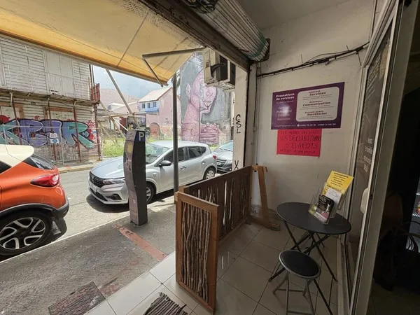 LOCAL COMMERCIAL POINTE A PITRE