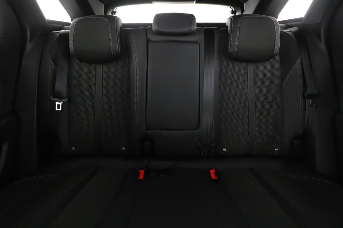 Peugeot 3008 1.5 Blue-HDi GT EAT8 — photo 16